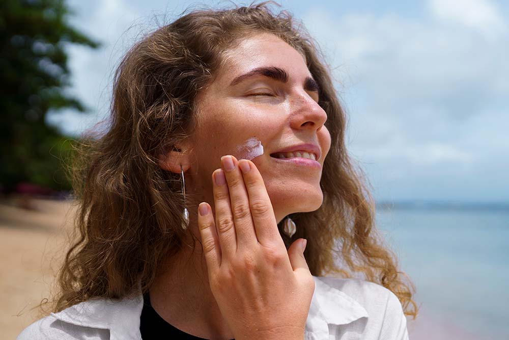 Best Sunscreens for Oily Skin – How to Find One That Actually Works Without Making You Look Like a Grease Pan
